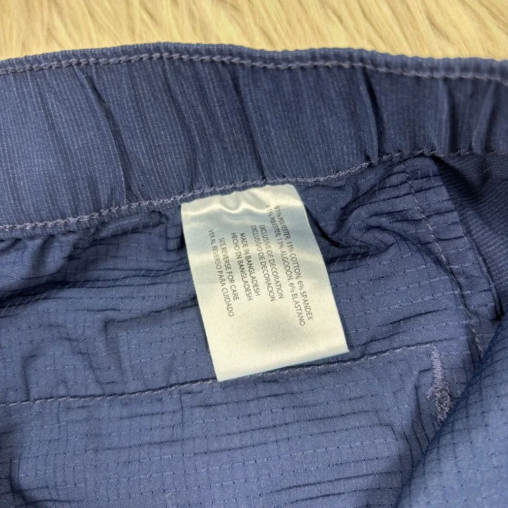 Banana Republic Men's 34 Navy Light Weight Poly Chino Shorts Travel Preppy Beach